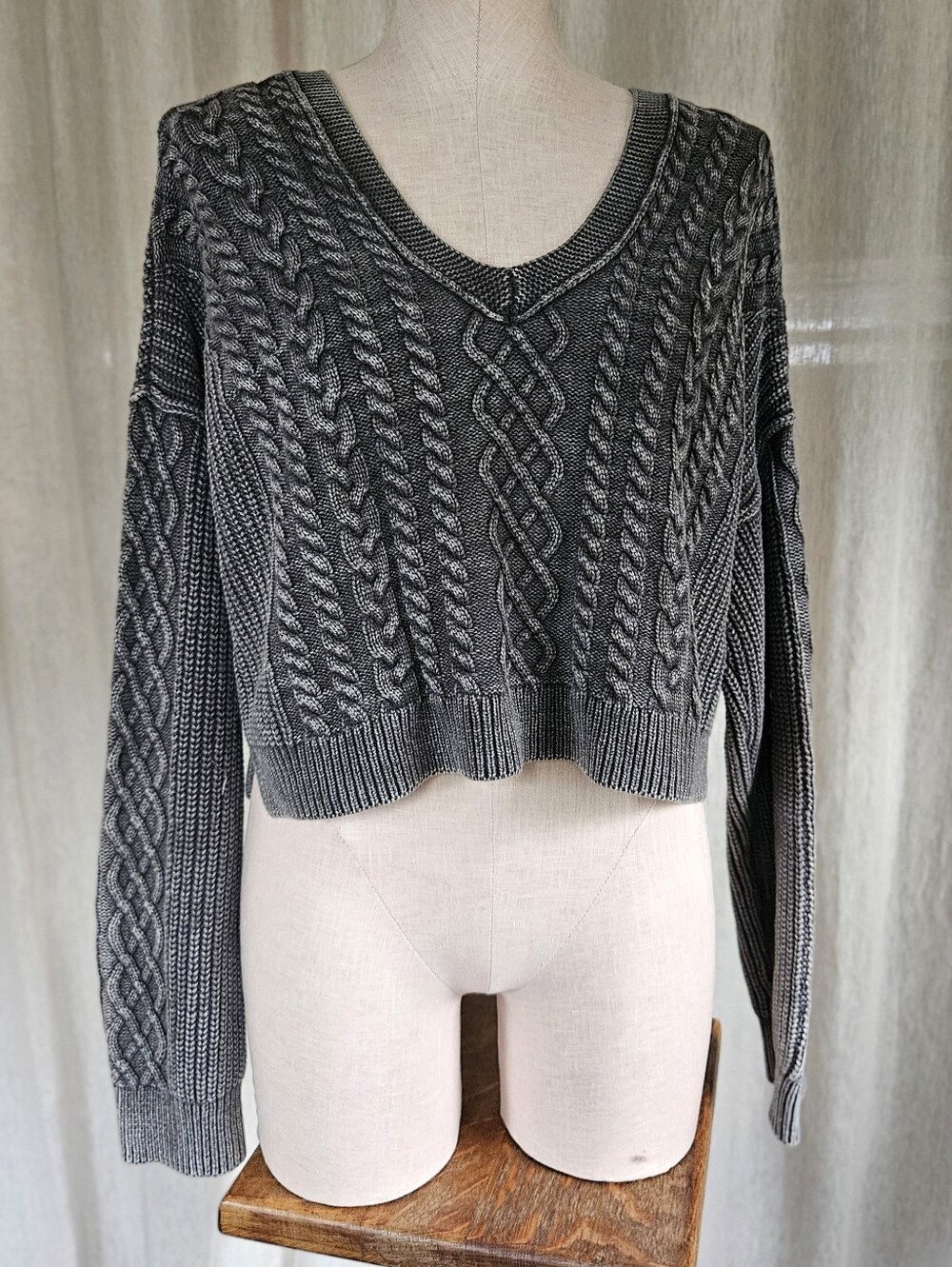 Aeropostale Grey V-neck Cropped Cable Knit Fisherman Sweater XL
